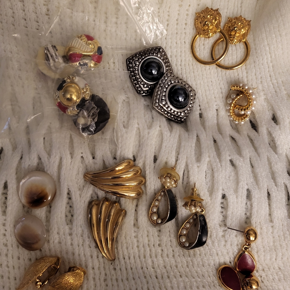 Elegant Gold and Black Women's Jewelry Set